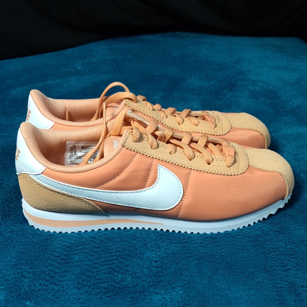 Nike Cortez Big Kids Sneakers Size 5.5Y Apricot Pink White IF1615-800